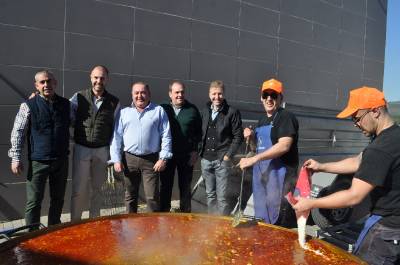 Sant Joan de Moró celebra con una multitudinaria paella popular sus 28 años de historia