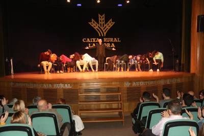 Gran éxito de las Fiestas de San José de la Caixa Rural de Alcora con el genial hipnotista Toni Pons