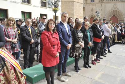Recepció d'autoritats i lliurament de distincions a la Plaça Major