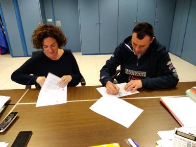 El Ayuntamiento de Almenara firma los convenios anuales con el club Xtrem y con el club Almenara Triatl