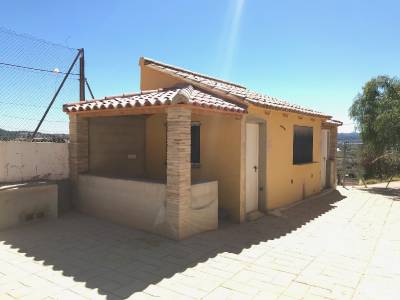El Ayuntamiento licita la gestión del bar de la piscina de Cárrica