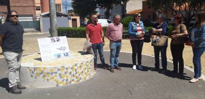 Los Socialistas de Borriana exponen sus propuestas a los vecinos del puerto