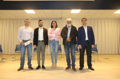La television de l'Alcora logra reunir a los cinco alcaldables que coinciden en muchos puntos como la mejora de los polígonosy la remodelación de la pista jardín