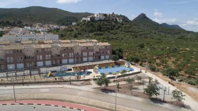 Vilafamés compta amb una nova zona verda i una pista multiesport junt al carrer Bodega
