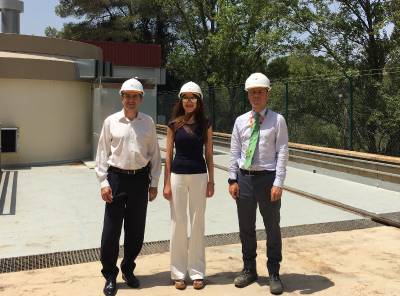 La consellera de Innovació visita la central hidroeléctrica de Vallat