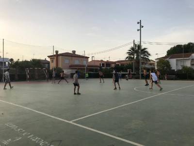 Los jóvenes de Almenara disfrutan con