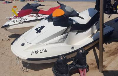 La Guardia Civil denuncia a dos explotaciones de alquiler de motos náuticas de Castellón y Peñíscola