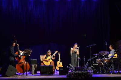 Rita Payés & Elisabeth Roma 'enamoran' al público en el ecuador del Orfim de Oropesa del Mar