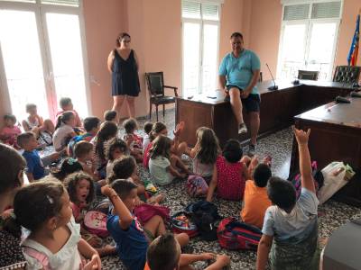 Los niños y niñas de La Llosa conocen cómo funciona el Ayuntamiento