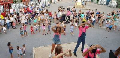Cabanes ix al carrer per a bolcar-se amb les activitats programades durant les Festes d'Agost
