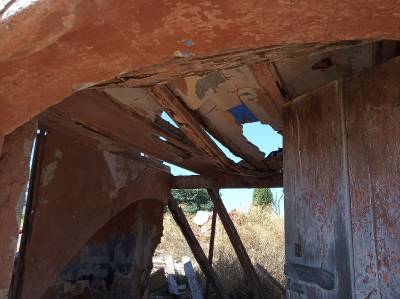 Podem Borriana lamenta el deterioro de los edificios anexos a la Torre de Carabona