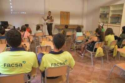 Vila-real implica els treballadors de l'atur agrari en la neteja i manteniment del Millars, en una jornada de conscienciaci ambiental amb lAplec dEstiu