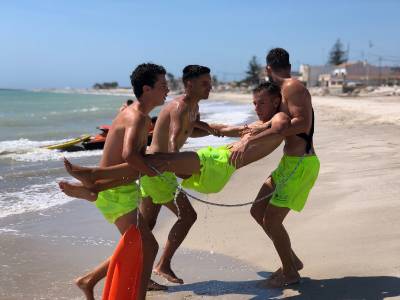 Almassora redueix al mig minut el simulacre de rescat en el mar