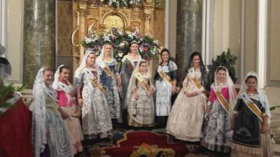 La processó i l'ofrena de flors protagonitzen el dia de la patrona a les Coves de Vinromà