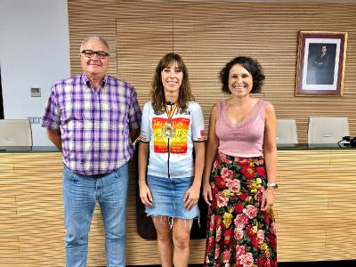 Una agente de Almassora, campeona de triatlón de policías