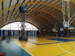 El ayuntamiento de La Vall d'Uixò sustituye las canastas laterales del polideportivo municipal