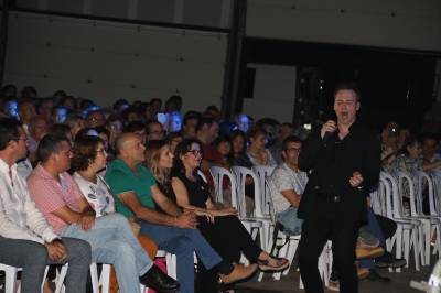 Vicente Seguí i l'Agrupació Musical Santa Cecília rendeixen tribut a Nino Bravo a La Vilavella