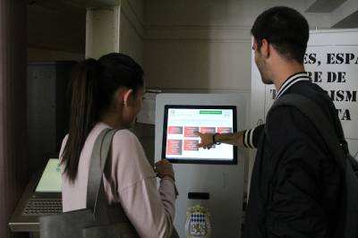 Nules posa en marxa un sistema de gestió d'espera per a millorar l'atenció ciutadana