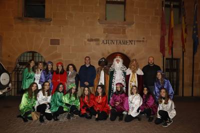 Els tres Reis Mags omplin d'il·lusió el poble de Vilafamés