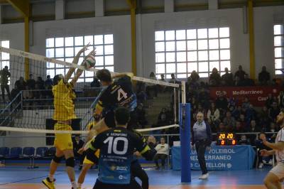 El C.V Mediterráneo no puede contra el coloso del Barça Voleibol