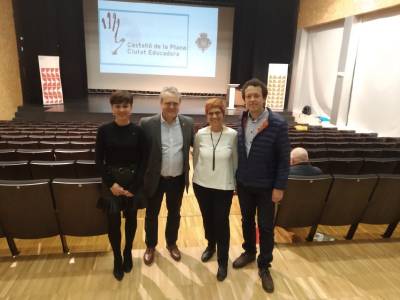 Mezquita ensalza el modelo de Castell como ciudad educadora