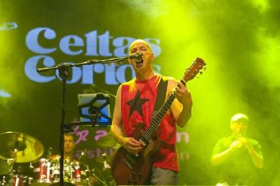 Celtas Cortos actuar en les festes de Santa Quitria dAlmassora