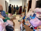 El Grupo Scout Tramuntana sorte regalos entre donantes de juguetes en el rbol Solidario
