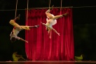 Pallasso, acrobcies i dansa es combinen al Paranimf per a parlar de criana en l'obra Madonna