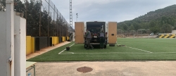 Vilafams mejora el csped artificial del campo de ftbol