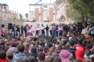 Plaa 8 de Mar d'Almenara es completa d'escolars per commemorar el Dia Internacional de la Dona