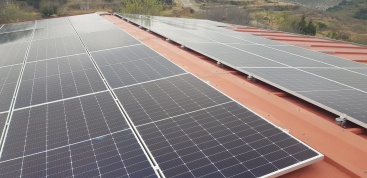 La Serratella solicita a Iberdrola conectar placas solares del polifuncional