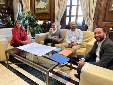 La alcaldesa de Castellon se reune con Haralabos Voulgaris para tratar la cesion del Estadio Municipal de Castalia