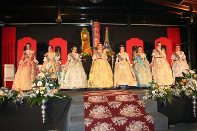 El baile y la amistad notas dominantes en la presentación de la Falla Club Ortega.