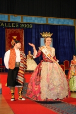 Se presentan las Falleras Mayores y su corte en la Falla Corts Valencianes Poligon III de La Vall d'Uixó