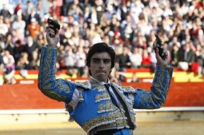 Perera cierra la feria 'a lo grande'