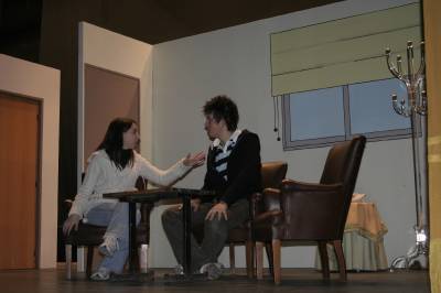 La Falla Societat de Caçadors inaugura el II Concurs de Teatre en Valencià.