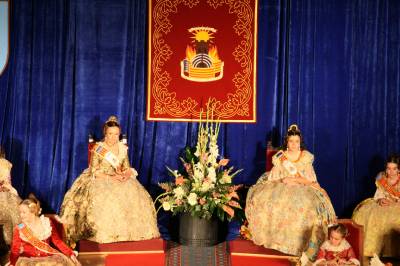 Arranca las presentaciones falleras en la Vall con la falla “Corts Valencianes Poligon III”.