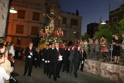 Multitudinaria procesión al Santísimo Cristo del Calvario