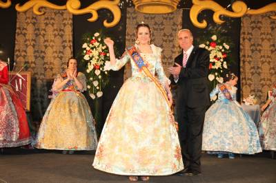 La falla Don Bosco celebró la exaltación de Sara Blasco como nueva fallera mayor.