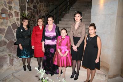 Homenajean en una cena de gala a las falleras mayores de la ciudad 2010
