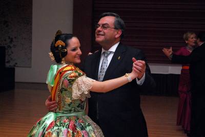 Las fallas rinde homenaje a la cena de gala de la reina