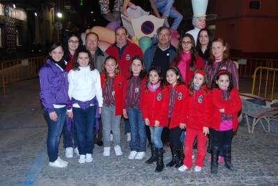 Las fallas toman las calles tras una larga noche de la 'plantà'