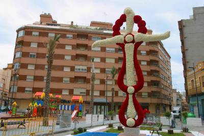El Ayuntamiento logra la declaración de Fiestas de Interés Turístico para las Cruces de Mayo de Burriana