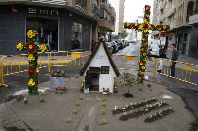 Corts Valencianes-Polígon III gana las Cruces de Mayo
