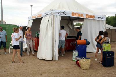 El Ayuntamiento instala dos puntos de información en el Arenal Sound