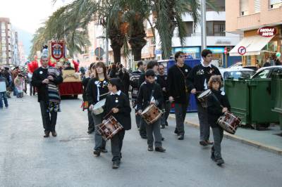 La Vall celebra la cabalgata del Ninot.