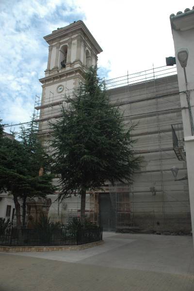 Trabajos de rehabilitación en la fachada de la iglesia