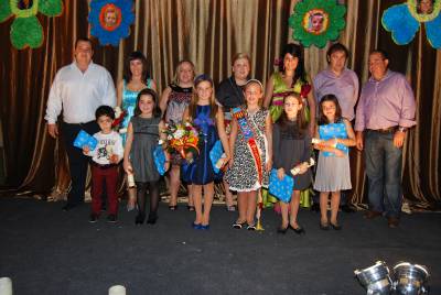 La niña Eva Faus nueva fallera mayor infantil de L'Escorredor