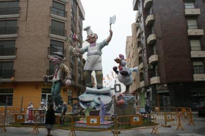 Los monumentos Falleros de La Vall d’Uixó ya se exhiben en las calles.