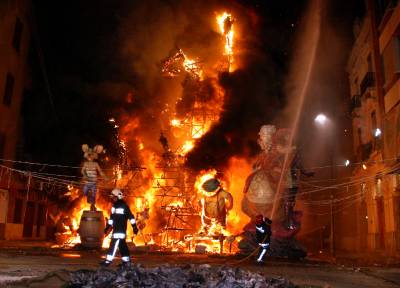 La 'Cremà' pone el punto y final a las fallas de 2008